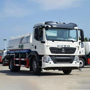 Camión cisterna usado howo tx 6x4 1 800x800
